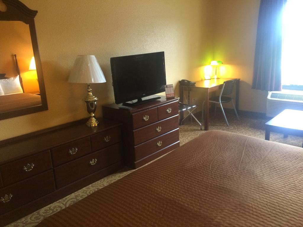 Luxury Suites Пенсакола Номер фото