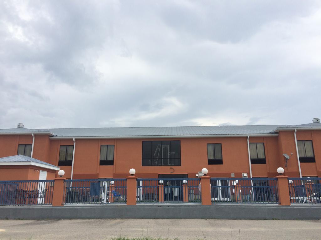 Luxury Suites Пенсакола Экстерьер фото